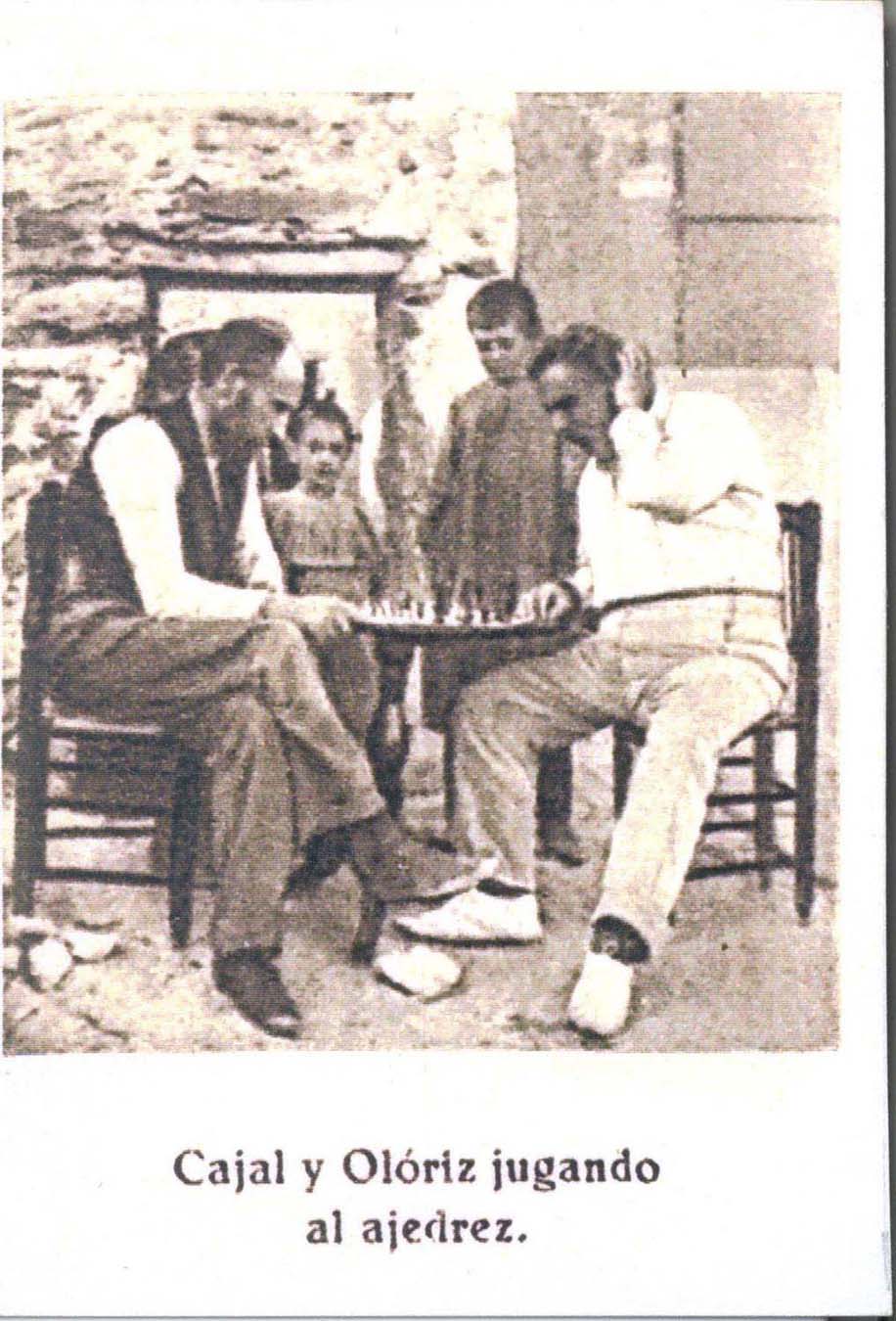 Cajal y Olóriz jugando al ajedrez
