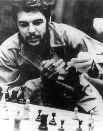 Che Guevara fumando